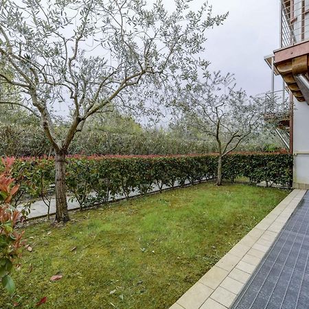 Borgo Gasparina Family Apartments Кастелнуово дел Гарда Екстериор снимка