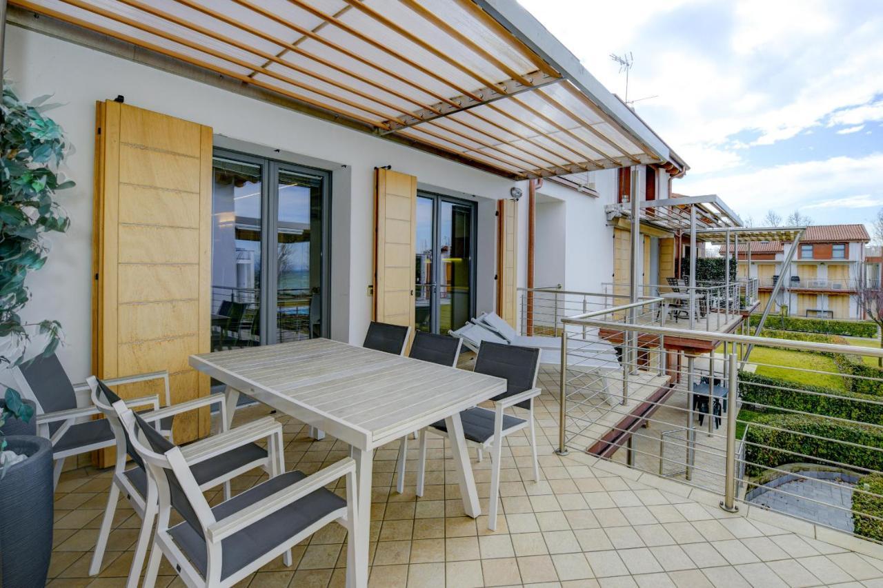 Borgo Gasparina Family Apartments Кастелнуово дел Гарда Екстериор снимка