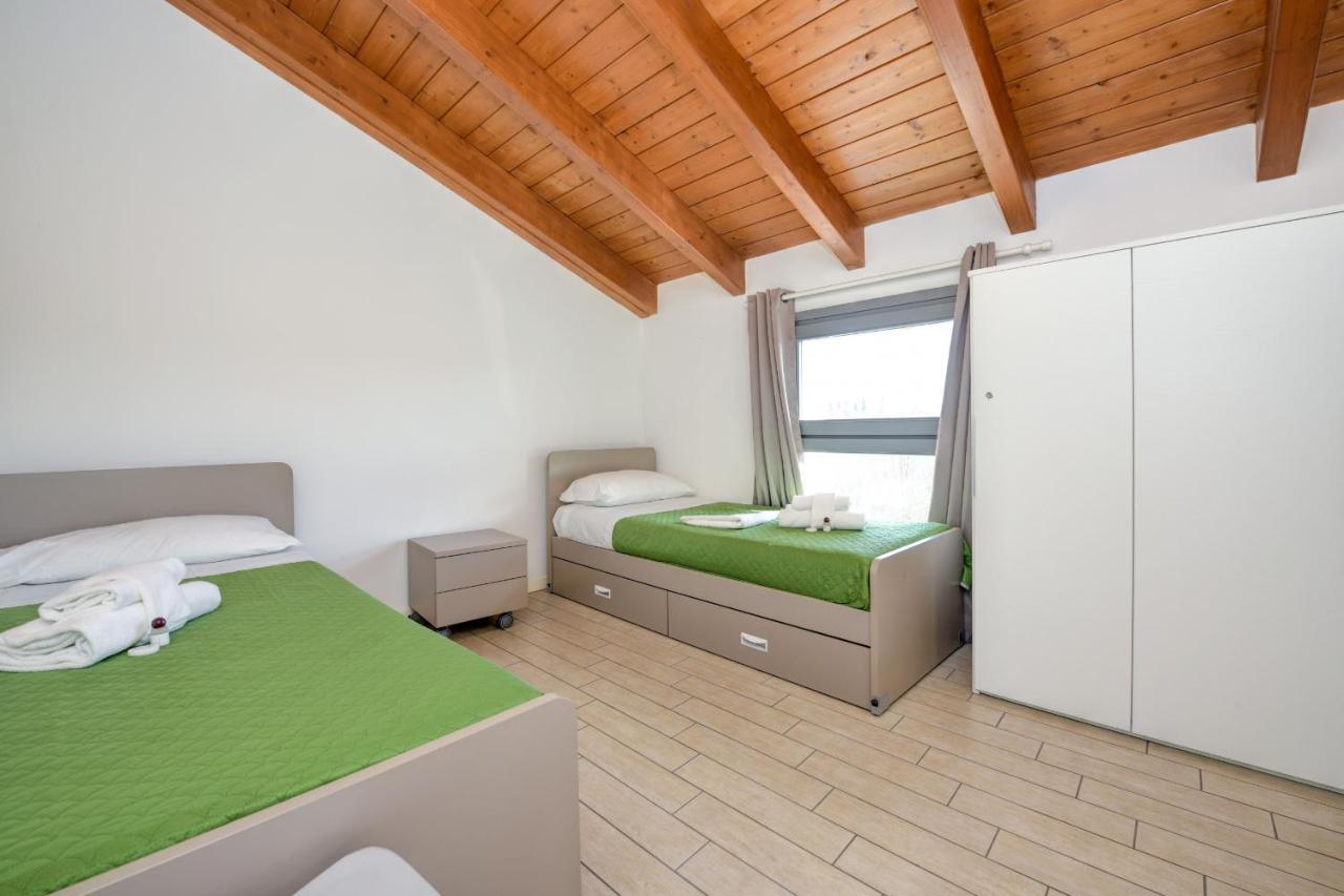 Borgo Gasparina Family Apartments Кастелнуово дел Гарда Екстериор снимка