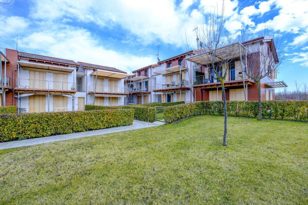Borgo Gasparina Family Apartments Кастелнуово дел Гарда Екстериор снимка