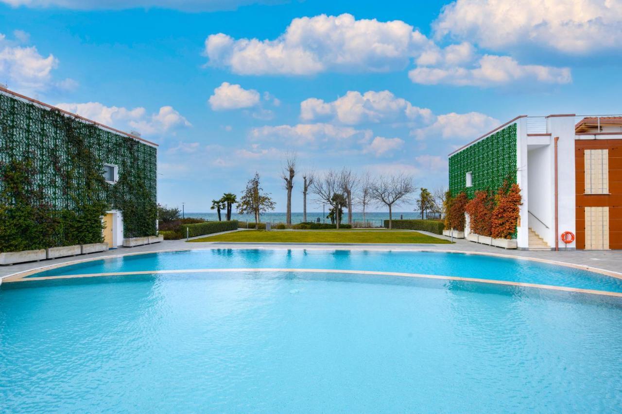 Borgo Gasparina Family Apartments Кастелнуово дел Гарда Екстериор снимка