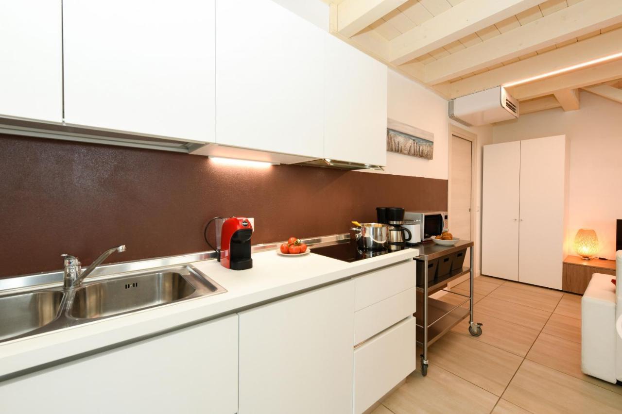 Borgo Gasparina Family Apartments Кастелнуово дел Гарда Екстериор снимка