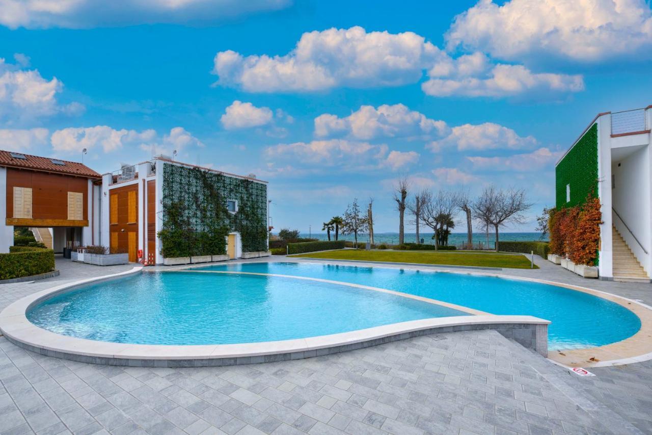 Borgo Gasparina Family Apartments Кастелнуово дел Гарда Екстериор снимка
