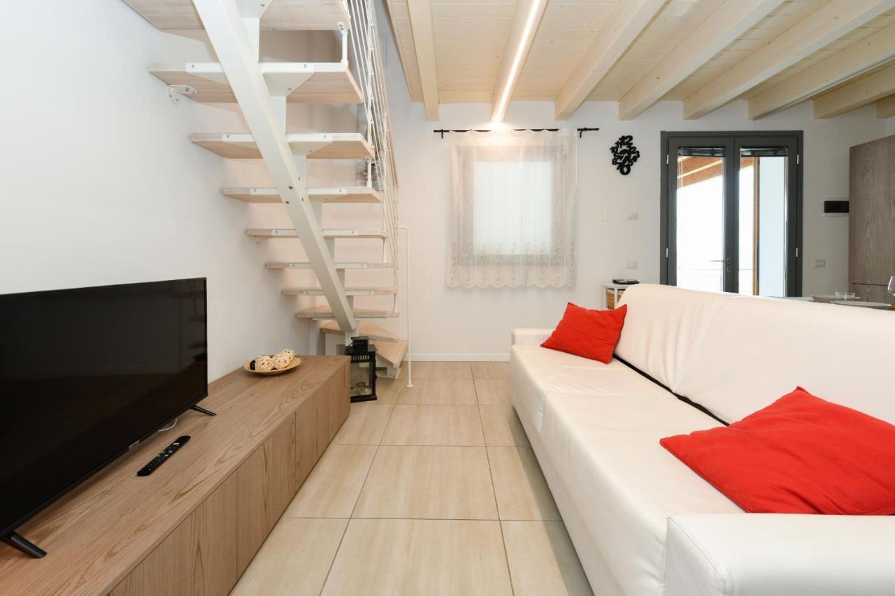Borgo Gasparina Family Apartments Кастелнуово дел Гарда Екстериор снимка