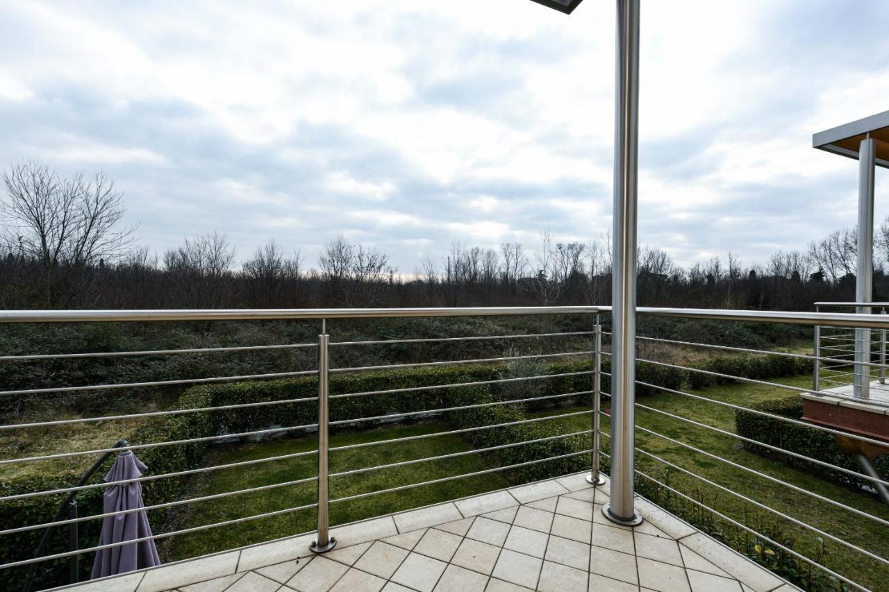 Borgo Gasparina Family Apartments Кастелнуово дел Гарда Екстериор снимка