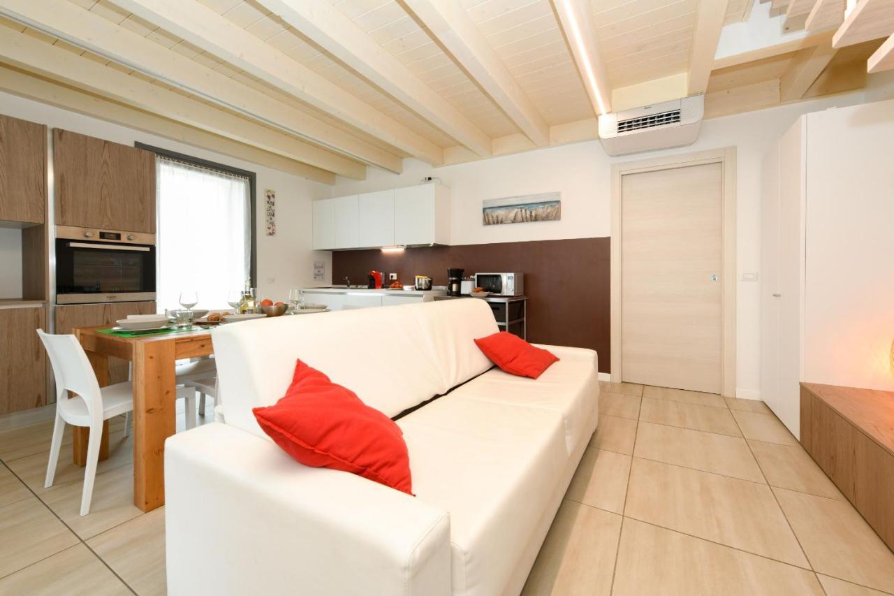 Borgo Gasparina Family Apartments Кастелнуово дел Гарда Екстериор снимка