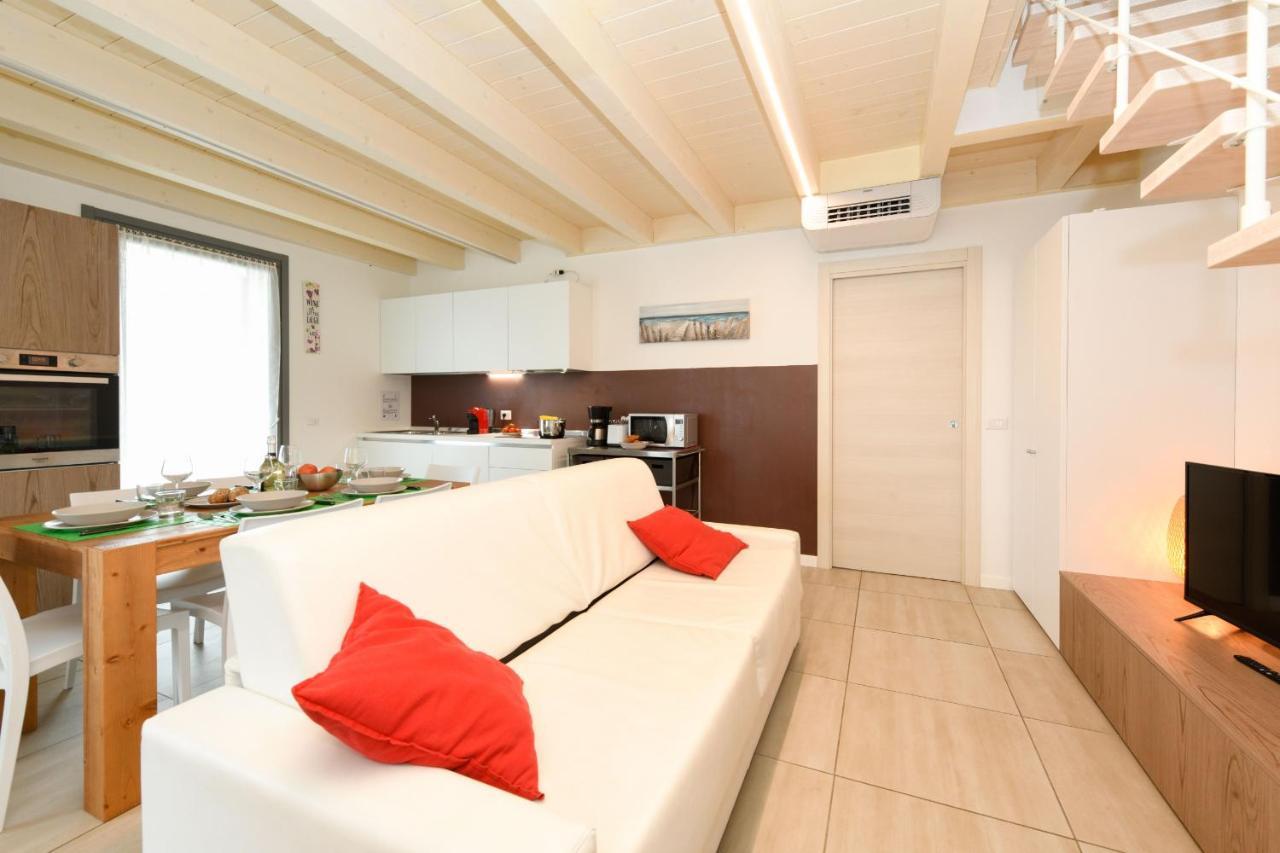 Borgo Gasparina Family Apartments Кастелнуово дел Гарда Екстериор снимка
