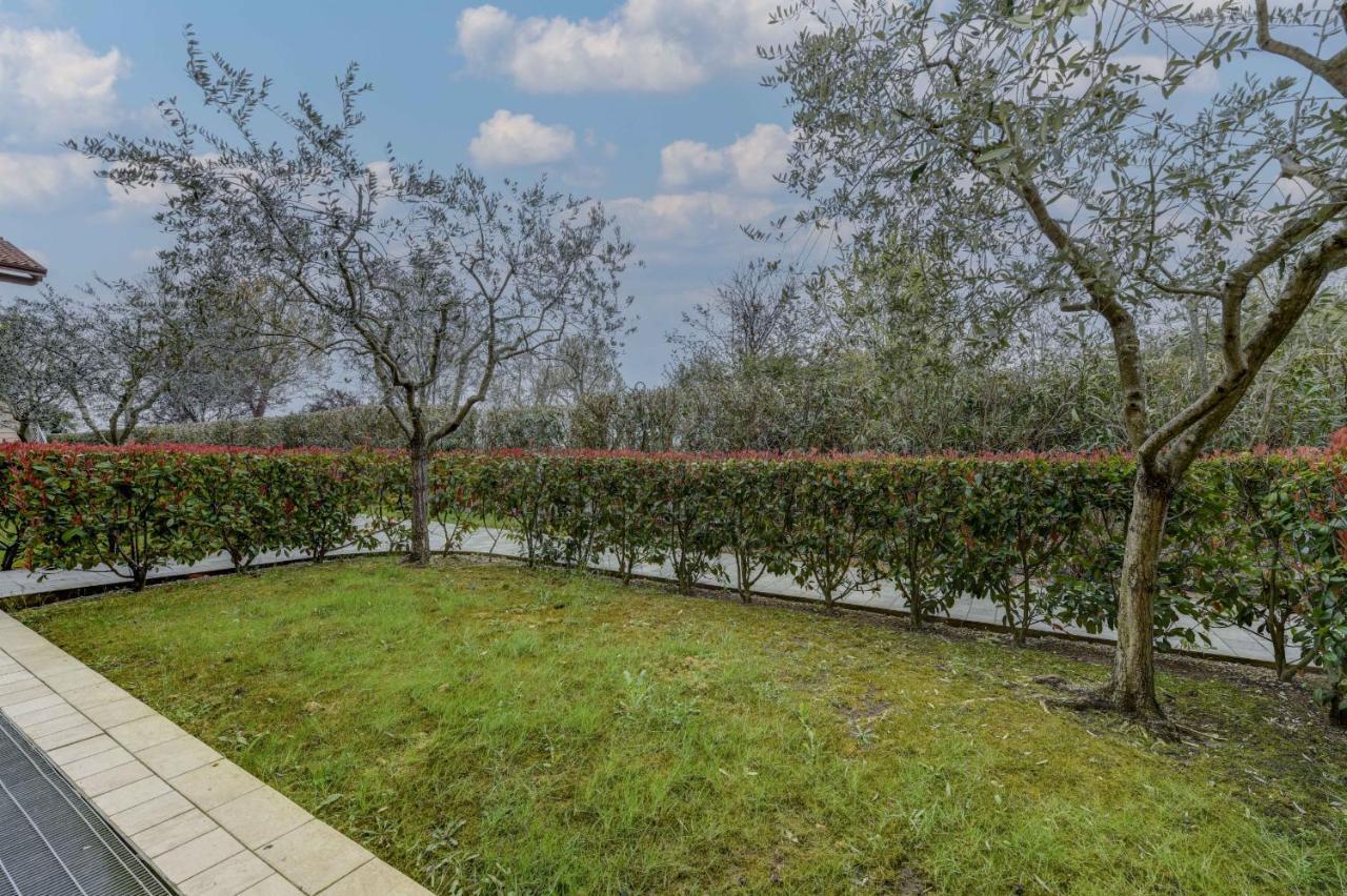 Borgo Gasparina Family Apartments Кастелнуово дел Гарда Екстериор снимка