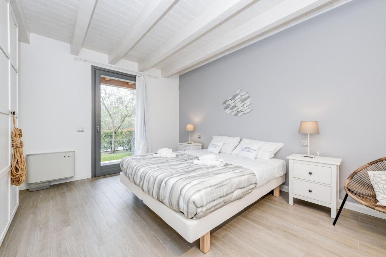 Borgo Gasparina Family Apartments Кастелнуово дел Гарда Екстериор снимка