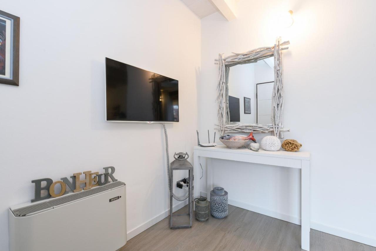 Borgo Gasparina Family Apartments Кастелнуово дел Гарда Екстериор снимка